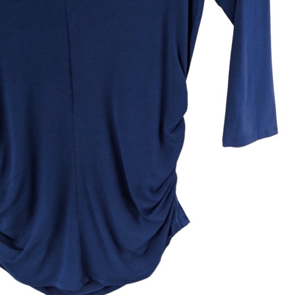 Vince Camuto Buckle Closure
Keyhole Top - Medium - Picture 9 of 9